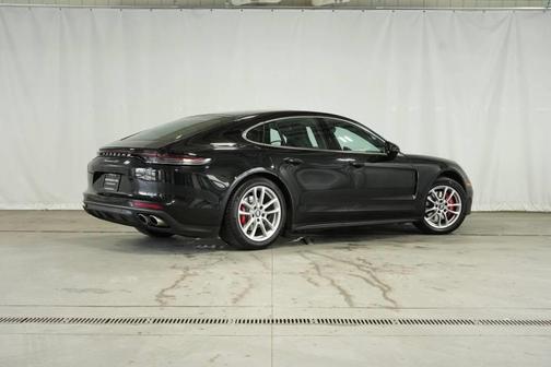 2022 Porsche Panamera 4S