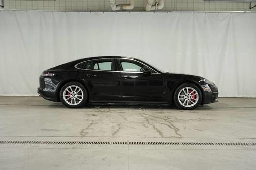 2022 Porsche Panamera 4S