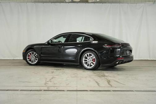 2022 Porsche Panamera 4S
