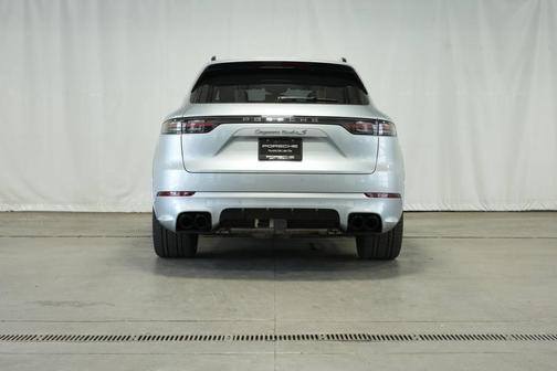 2023 Porsche Cayenne E-Hybrid Turbo S