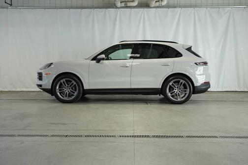 2025 Porsche Cayenne Base