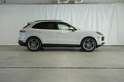 2025 Porsche Cayenne Base
