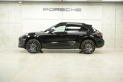 Jet Black Metallic 2026 Porsche Macan Base