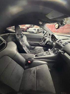 2016 Porsche Cayman GT4