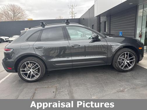 2024 Porsche Macan 