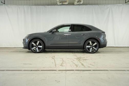 2025 Porsche Macan 4S