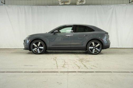 2025 Porsche Macan 4S