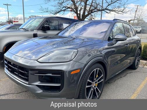 2025 Porsche Cayenne GTS