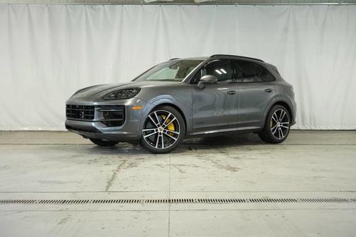 2025 Porsche Cayenne GTS