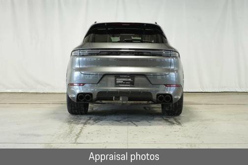 2025 Porsche Cayenne GTS