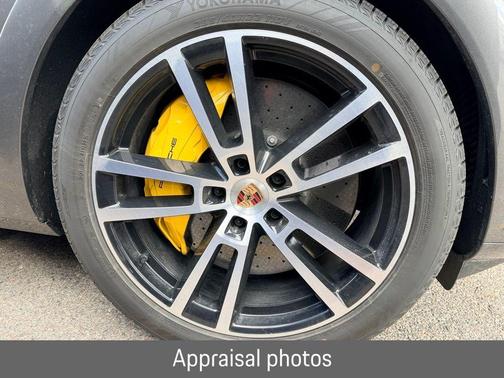 2025 Porsche Cayenne GTS