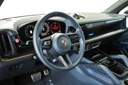 2025 Porsche Cayenne GTS