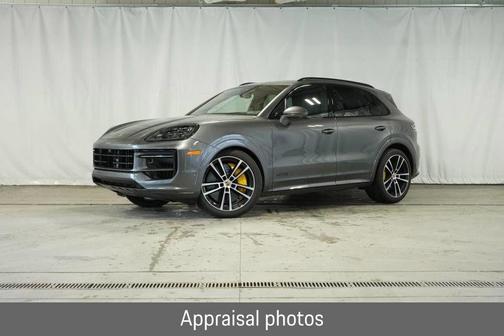 2025 Porsche Cayenne GTS
