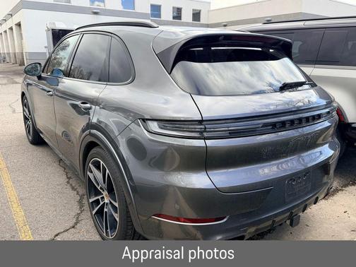 2025 Porsche Cayenne GTS