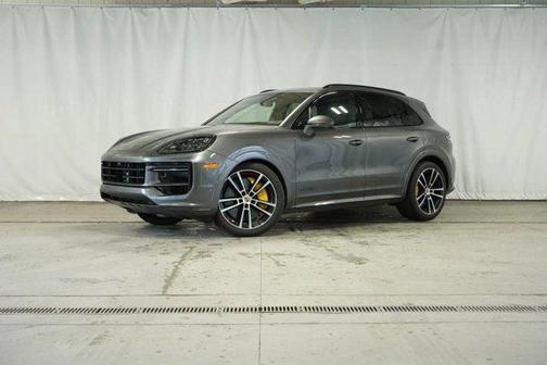 2025 Porsche Cayenne GTS