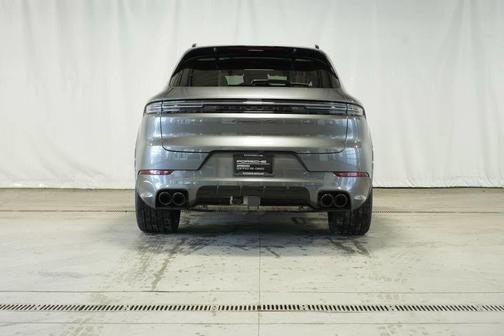 2025 Porsche Cayenne GTS