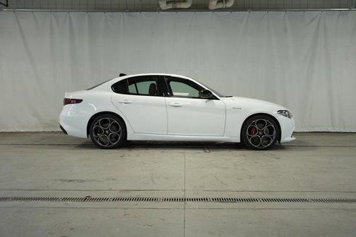 2022 Alfa Romeo Giulia Veloce