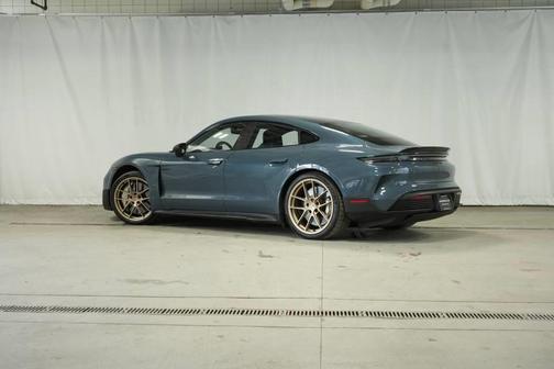 2025 Porsche Taycan Turbo