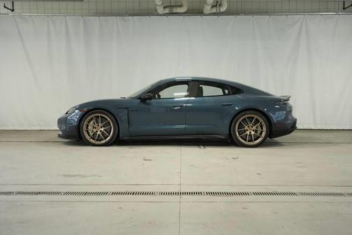 2025 Porsche Taycan Turbo