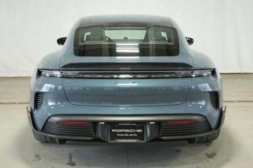 2025 Porsche Taycan Turbo