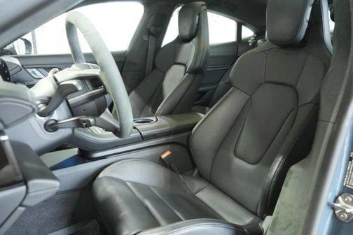 2025 Porsche Taycan Turbo