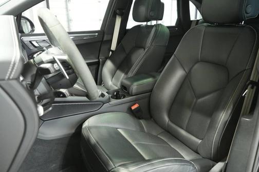 2025 Porsche Macan GTS