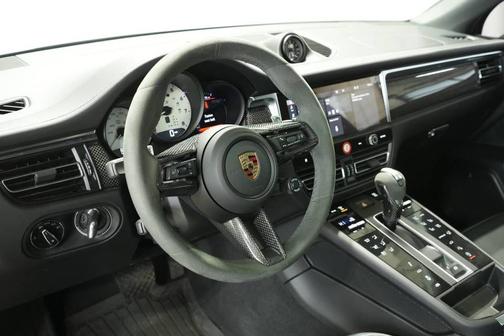 2025 Porsche Macan GTS