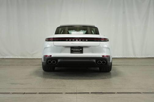 2025 Porsche Panamera 4