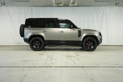 2025 Land Rover Defender P400 X