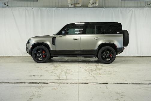 2025 Land Rover Defender P400 X