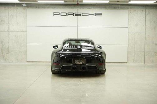 2025 Porsche 911 Carrera 4 GTS