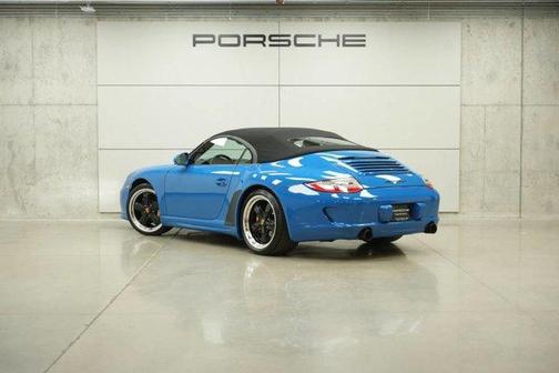 Pure 2011 Porsche 911