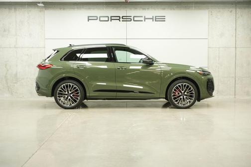 District Green Metallic 2025 Audi SQ5 3.0T quattro Premium