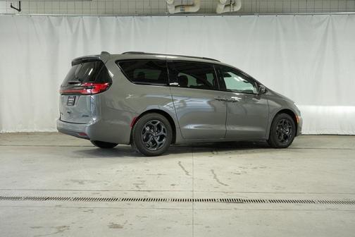 2021 Chrysler Pacifica Hybrid Limited