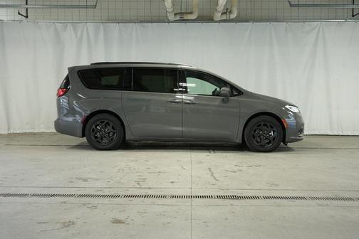 2021 Chrysler Pacifica Hybrid Limited