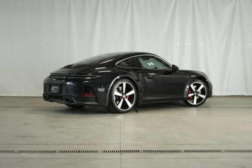 2025 Porsche 911 Carrera