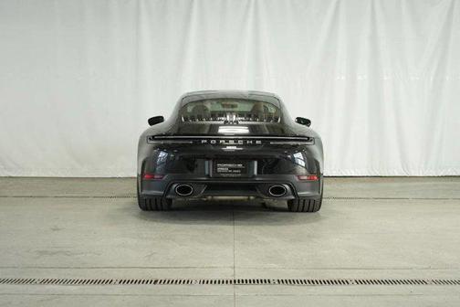 2025 Porsche 911 Carrera