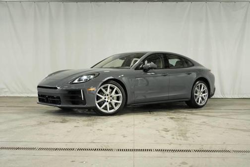 2025 Porsche Panamera 4
