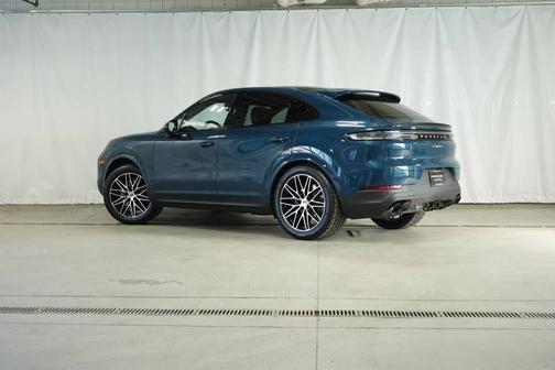 Montego Blue Metallic 2026 Porsche Cayenne AWD