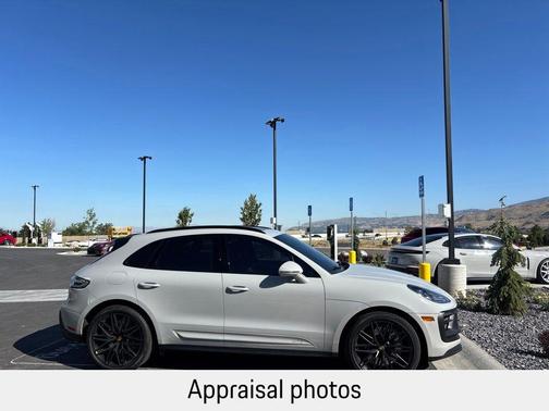 Chalk 2024 Porsche Macan GTS