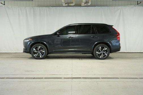 2022 Volvo XC90 Recharge Plug-In Hybrid T8 R-Design Extended Range 7P