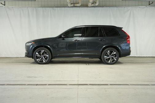 2022 Volvo XC90 Recharge Plug-In Hybrid T8 R-Design Extended Range 7P