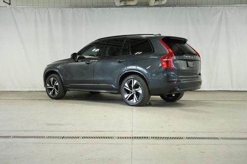 2022 Volvo XC90 Recharge Plug-In Hybrid T8 R-Design Extended Range 7P
