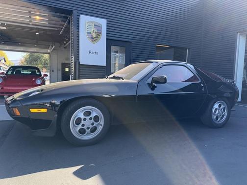 1982 Porsche 928 