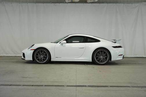 2025 Porsche 911 Carrera