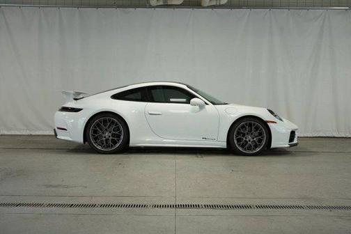 2025 Porsche 911 Carrera
