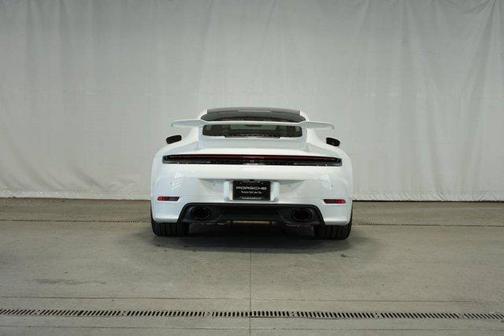 2025 Porsche 911 Carrera