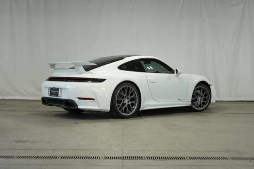 2025 Porsche 911 Carrera