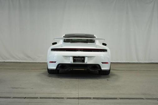 2025 Porsche 911 Carrera