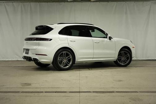 2025 Porsche Cayenne Base